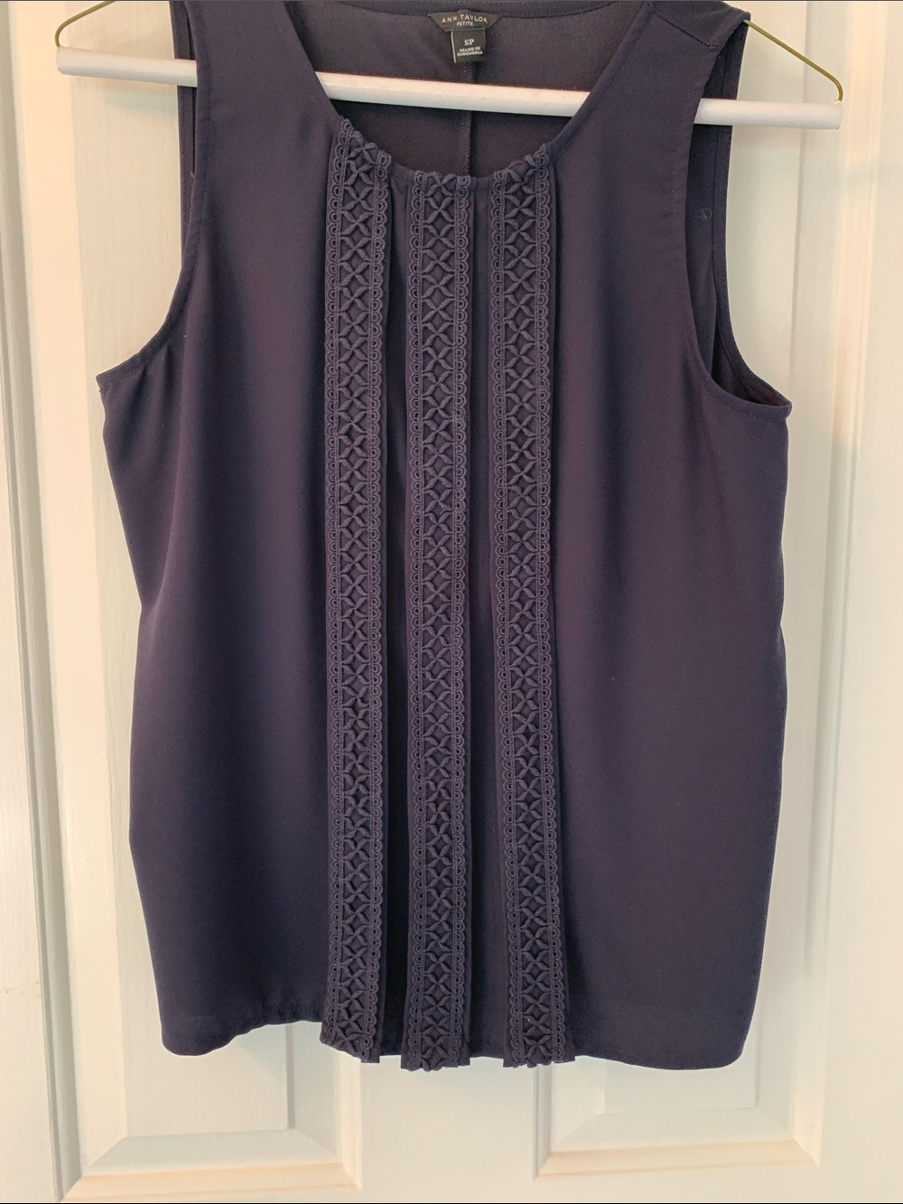 Ann Taylor Navy Sleeveless Lace-Trim Pleated Shell